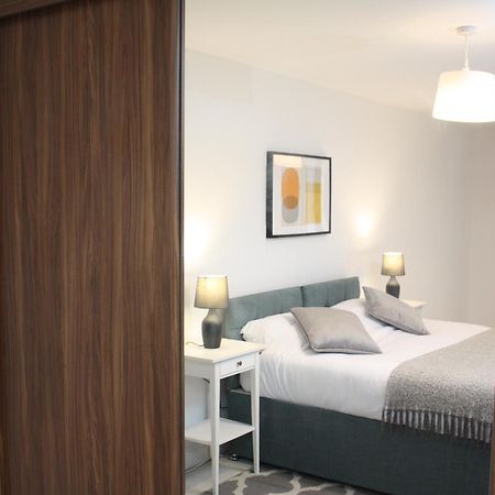 2 Bed 2 Bath Apartment & Parking - Lgw 10Min Drive クローリー エクステリア 写真